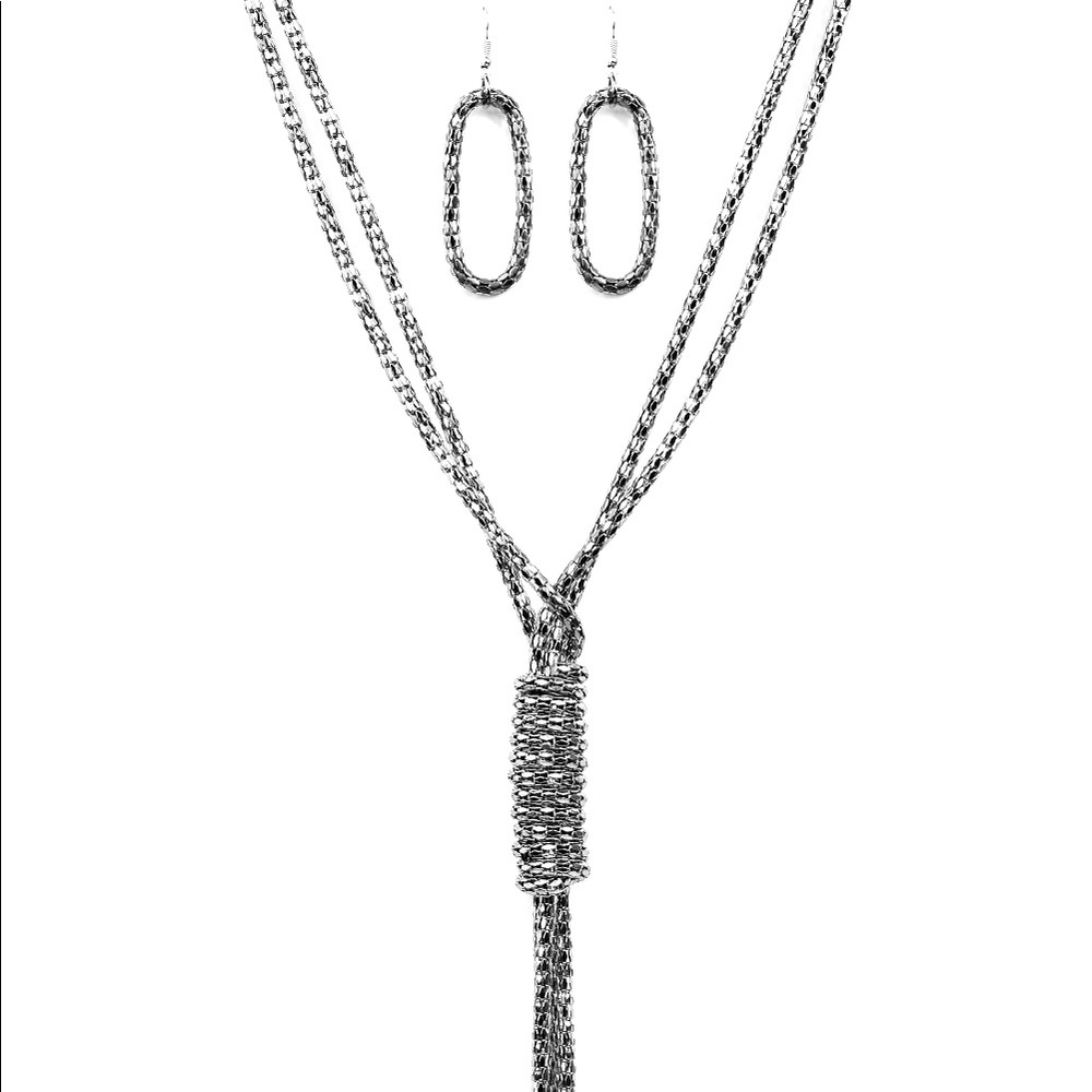 NWOT Paparazzi Long Gunmetal Chain Necklace Set